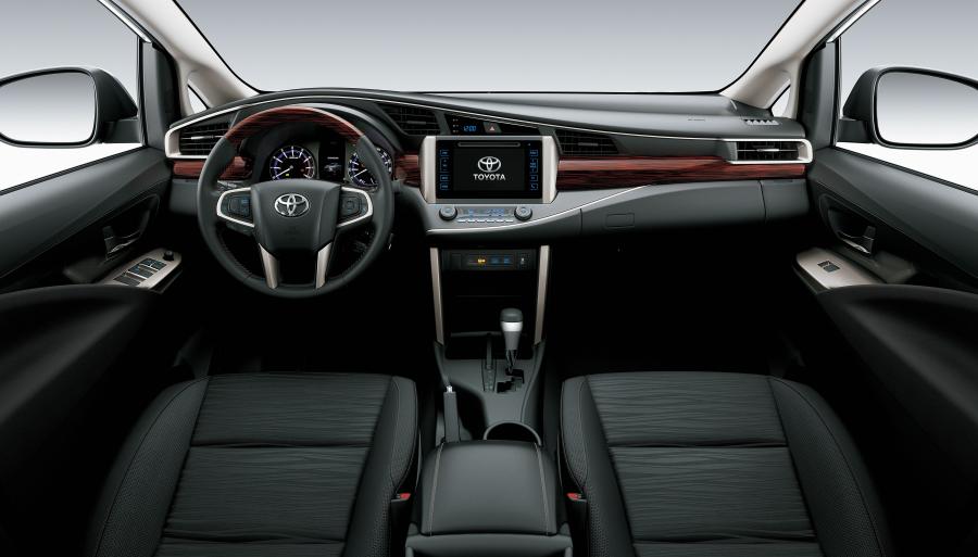 Торпедо Toyota Innova SRV 2017 года  (AR) (фото 11 из 11)